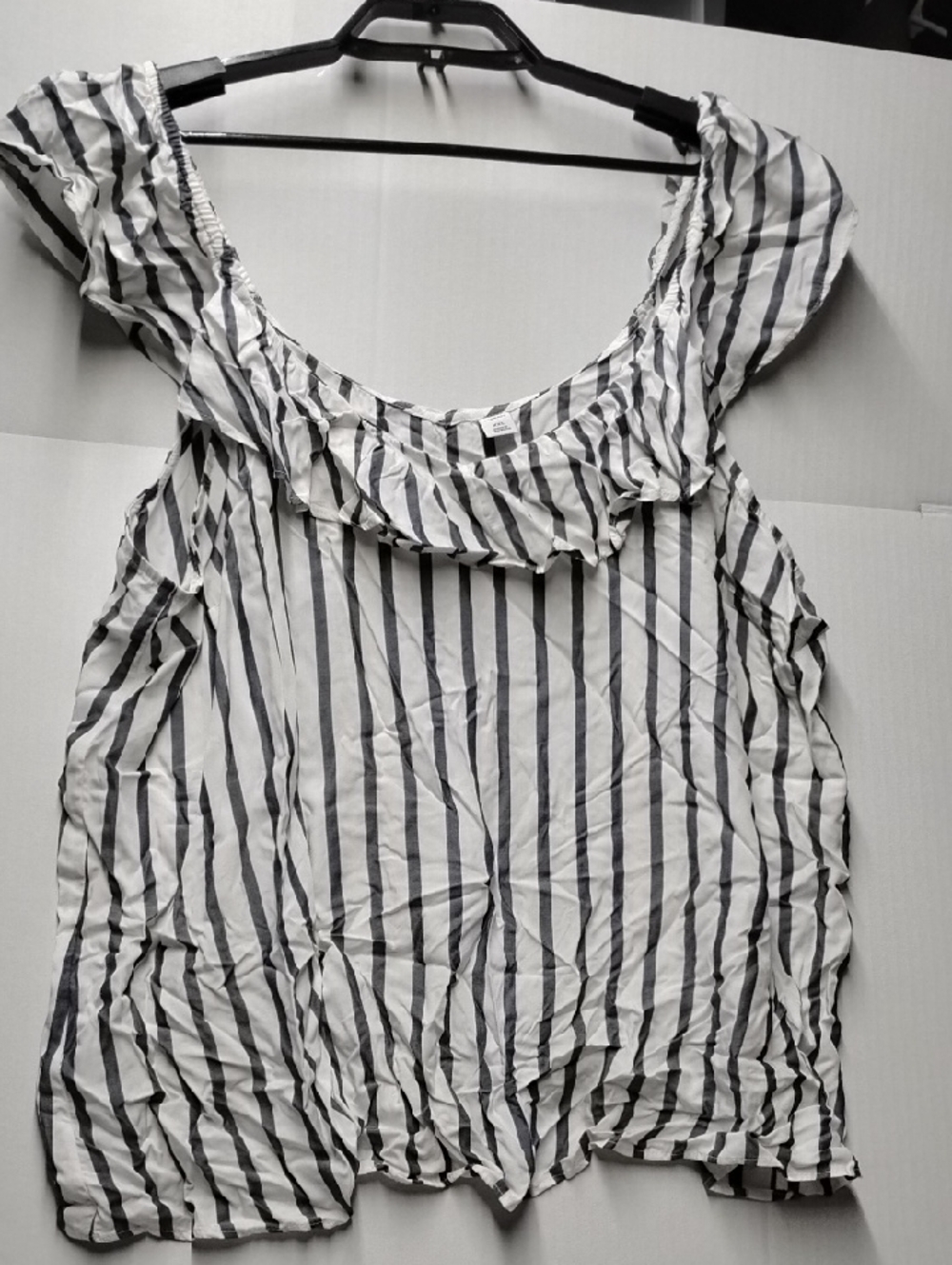 Old Navy White Blue Striped Ruffle Blouse Tank XXL